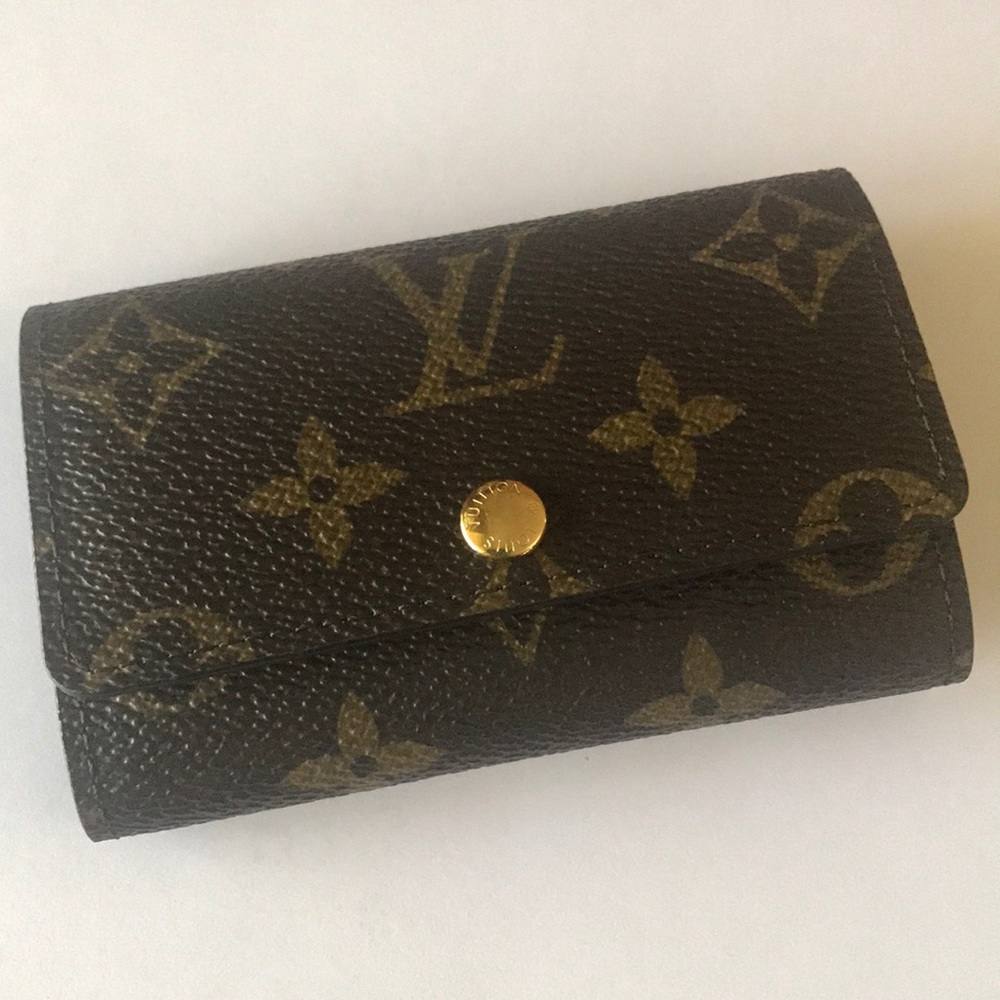 💯 Authentic Louis Vuitton 6 Key Holder